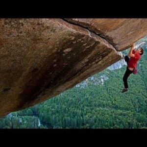命綱無しで975mの断崖絶壁に登る男。『フリーソロ』(感想/レビュー)【１分映画批評】